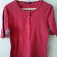 Красива червена блуза , снимка 5 - Тениски - 22331653