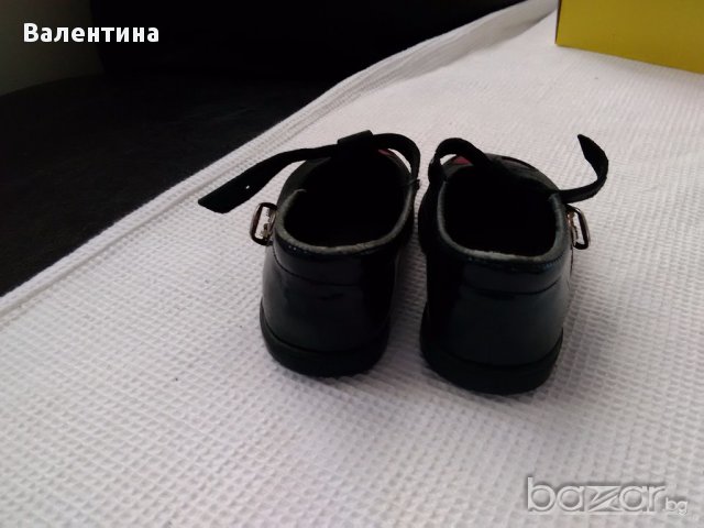 Обувчици, снимка 3 - Детски маратонки - 16382572