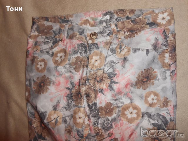 Флорален панталон miss london размер М , снимка 1 - Панталони - 19676714
