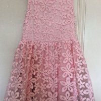 2 бр. розови дантелени рокли за 5 и 6 г , снимка 1 - Детски рокли и поли - 19259209
