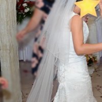Много стилна и изискана Булчинска рокля, снимка 9 - Сватбени рокли - 20524558
