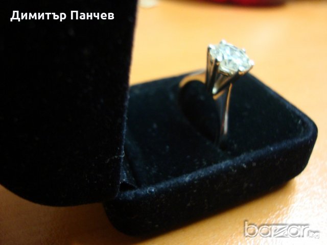Дамски пръстен с диамант, снимка 6 - Пръстени - 20275665