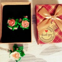 Колие и обеци Цветя (подарък луксозна кутия), снимка 1 - Бижутерийни комплекти - 21268717