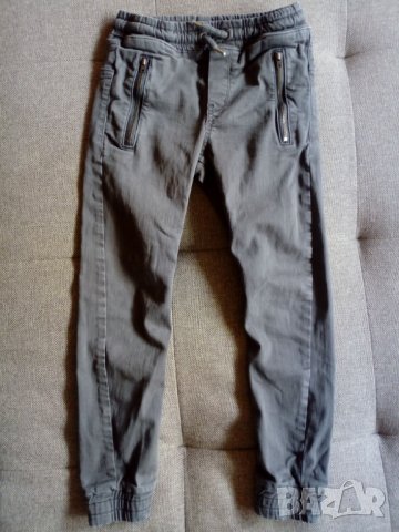 Спортен панталон размер 128, снимка 1 - Детски панталони и дънки - 25252081