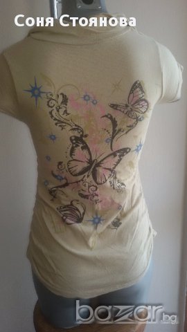 Дамска тениска С/М бежова, пеперуди, памук, без следи от употреба, снимка 1 - Тениски - 14036339
