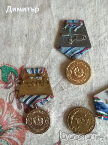 Ордени и медали, снимка 8 - Антикварни и старинни предмети - 21450423