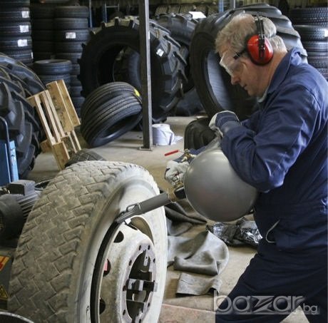 Бутилка за шоково помпане на гуми 18 литра, снимка 2 - Гуми и джанти - 11757812