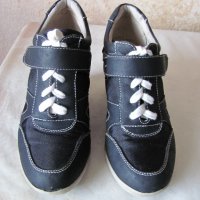 Обувки, снимка 1 - Дамски ежедневни обувки - 25282043