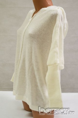 Дамски плетен пуловер с качулка в екрю марка Fobya , снимка 3 - Блузи с дълъг ръкав и пуловери - 20786613