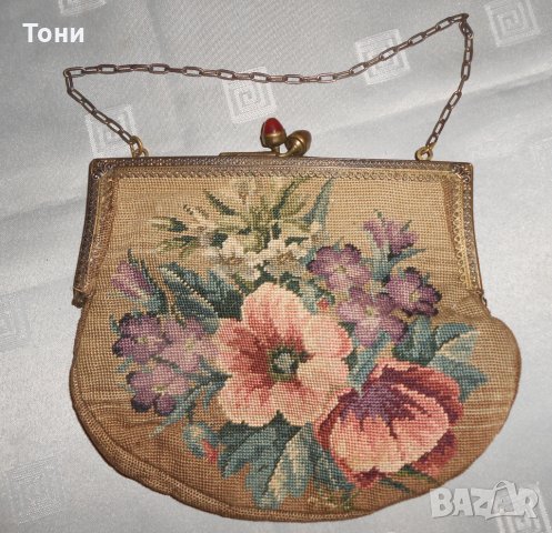 Колекционерска дамска чанта с два червени камъка 1900- 1920 г