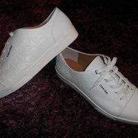 Calvin Klein Women's Imilia Nappa Leather Low-Top Sneakers, White , снимка 1 - Дамски ежедневни обувки - 19446914