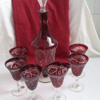 Кристални  чаши цветен червен кристал и гарафа , снимка 5 - Антикварни и старинни предмети - 17470279