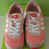 Детски маратонки adidas neo номер 30, снимка 2 - Детски маратонки - 22825449