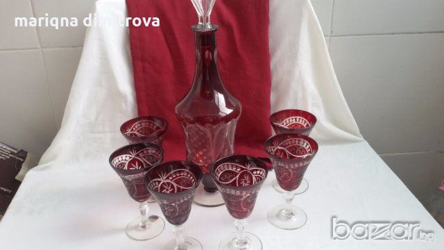 Кристални чаши цветен червен кристал и гарафа , снимка 5 - Антикварни и старинни предмети - 17470279