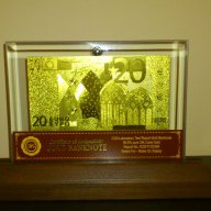 Сувенири 20 златни евро банкноти в стъклена поставка и масивно дърво + Сертификат, снимка 7 - Нумизматика и бонистика - 8660413