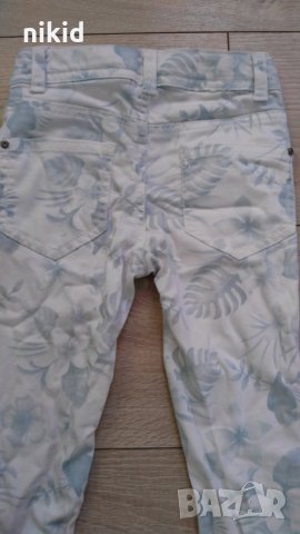 Фокс Fox детски панталон дънки на папагали и хавайски листа и цветя, снимка 3 - Детски панталони и дънки - 23196774