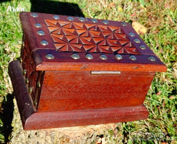 Кутия за бижута от масивно дърво,месингов обков., снимка 5 - Антикварни и старинни предмети - 19139586