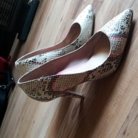 Bershka, снимка 5 - Дамски обувки на ток - 21495908