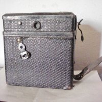 Стар метален фотоапарат, снимка 3 - Антикварни и старинни предмети - 21676782