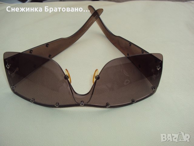 100 % оригинални слънчеви очила на VALENTINO, снимка 3 - Слънчеви и диоптрични очила - 22246014