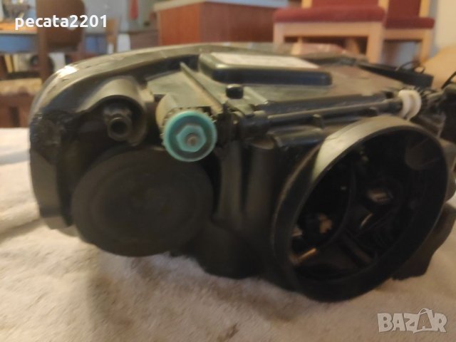 Продавам - оригинален ляв фар за Тоарег 2008 г., снимка 4 - Части - 25503514