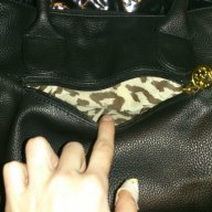 Черна кожена дамска чанта, снимка 7 - Чанти - 11954053