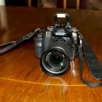 Фотоапарат Sony A100 с обектив Sony 18-70, снимка 5 - Фотоапарати - 25477695