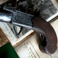 Белгийски Капсулен,пищов и Английски кремъчен пистолет, снимка 11 - Антикварни и старинни предмети - 25712533