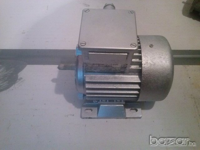3 бр трифазни малки ел мотори + 1 монофазен, снимка 11 - Други машини и части - 14688394