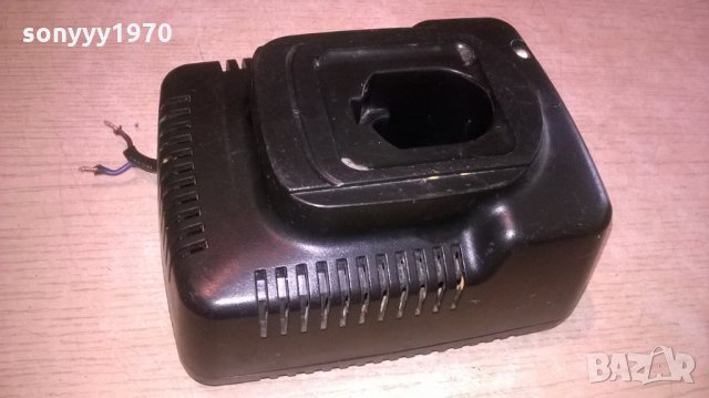 dewalt de9107 battery charger-made in germany-внос швеция, снимка 2 - Винтоверти - 25521826