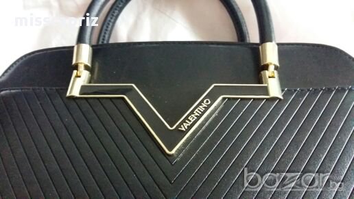 оригинална стилна чанта на Валентино, снимка 1 - Чанти - 13334202