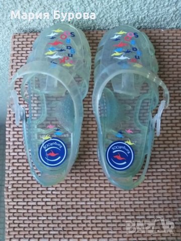 Силиконови сандалки Kangaroos 22 номер, снимка 4 - Детски сандали и чехли - 25605352