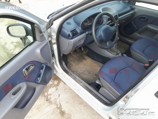 Рено Clio 2000 година, снимка 9 - Автомобили и джипове - 20690682