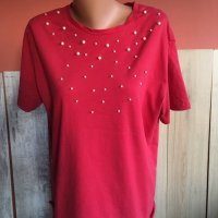 Тениска Zara с перли,наситено червен цвят, снимка 1 - Тениски - 26176595