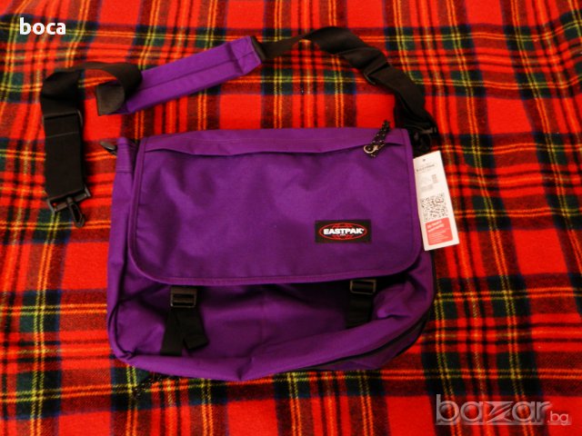 Чанта за лаптоп Eastpak Delegate Messenger чисто нова с етикет спортна чанта през рамо, снимка 2 - Чанти - 15662830