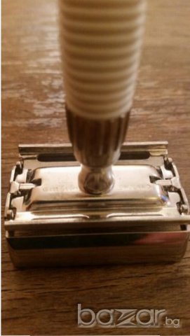 Самобръсначка Gillette, England., снимка 4 - Антикварни и старинни предмети - 16357572