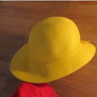 Прекрастна бутикова  дамска шапка с маркировка MADE IN USA - за да бъдеш уникална дама !, снимка 2 - Шапки - 19385158