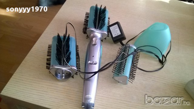 Ел четка за коса с зарядно и акумулатор с 3 приставки-от швеицария, снимка 10 - Преси за коса - 16956287