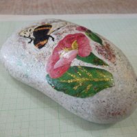 Речен камък с цветни апликации, снимка 3 - Други ценни предмети - 24800025
