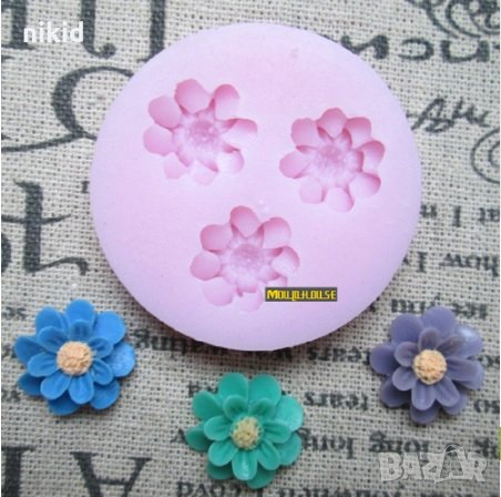 ЦВ2 3 малки цветенца с плоски и релефни листенца силиконов молд украса декор торта мъфини фондан, снимка 1