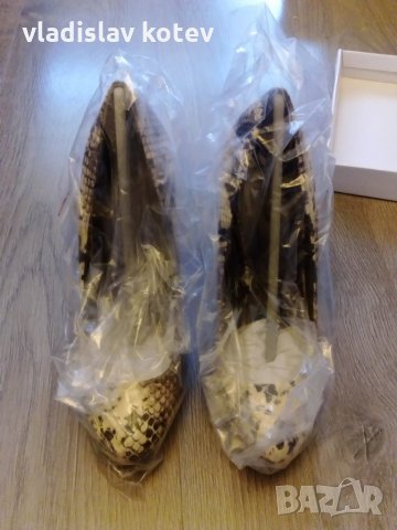 Уникални змийски обувки , снимка 2 - Дамски обувки на ток - 24698166