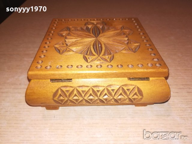 ретро дървена кутия с дърворезба-15х15х7см-внос швеицария, снимка 11 - Колекции - 20121652