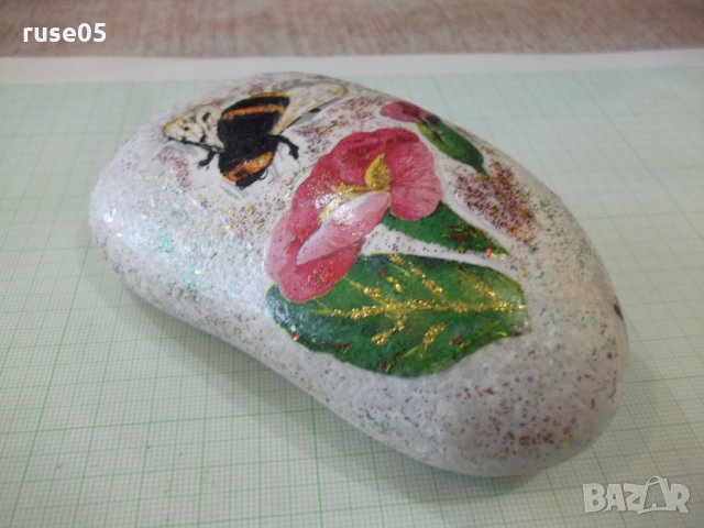 Речен камък с цветни апликации, снимка 3 - Други ценни предмети - 24800025