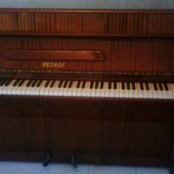 Продавам пиано „Петроф” в перфектно – отлично състояние, снимка 1 - Пиана - 18350529