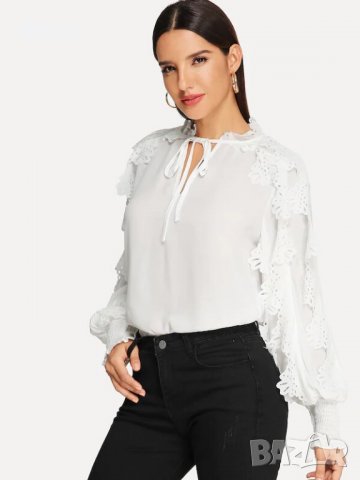 Блуза в бяло и ефектни ръкави, снимка 2 - Корсети, бюстиета, топове - 24548511