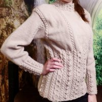 Ръчно плетена блуза с аранови елементи, снимка 5 - Блузи с дълъг ръкав и пуловери - 18815330