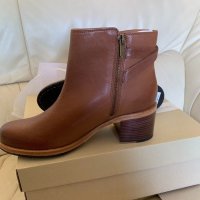 Дамски боти Clarks, снимка 2 - Дамски боти - 24609144