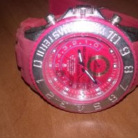нов часовник-гумена червена каишка, снимка 3 - Други - 21835038