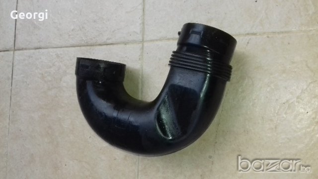 Въздуховод за Ф-н Пасат6 2.0 ТДИ , снимка 2 - Автомобили и джипове - 21042521