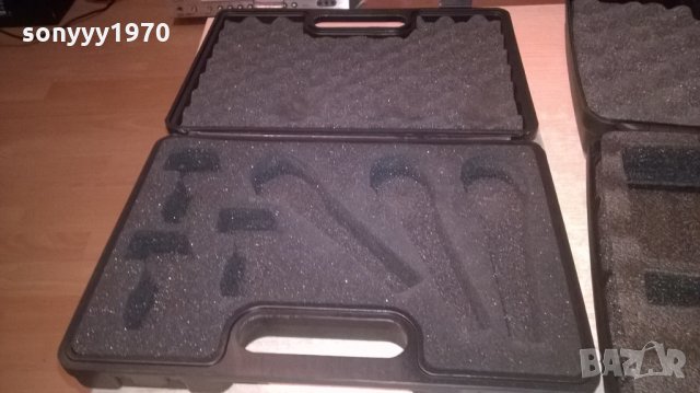 shure & behringer-куфари за микрофони , снимка 12 - Микрофони - 25155406